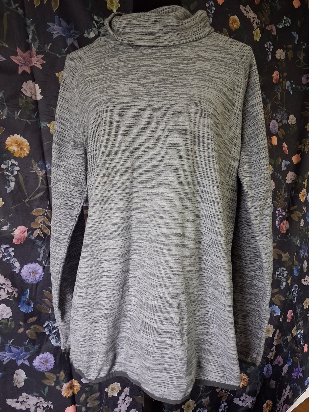 tek gear Women's Heather Gray Turtleneck Sweater